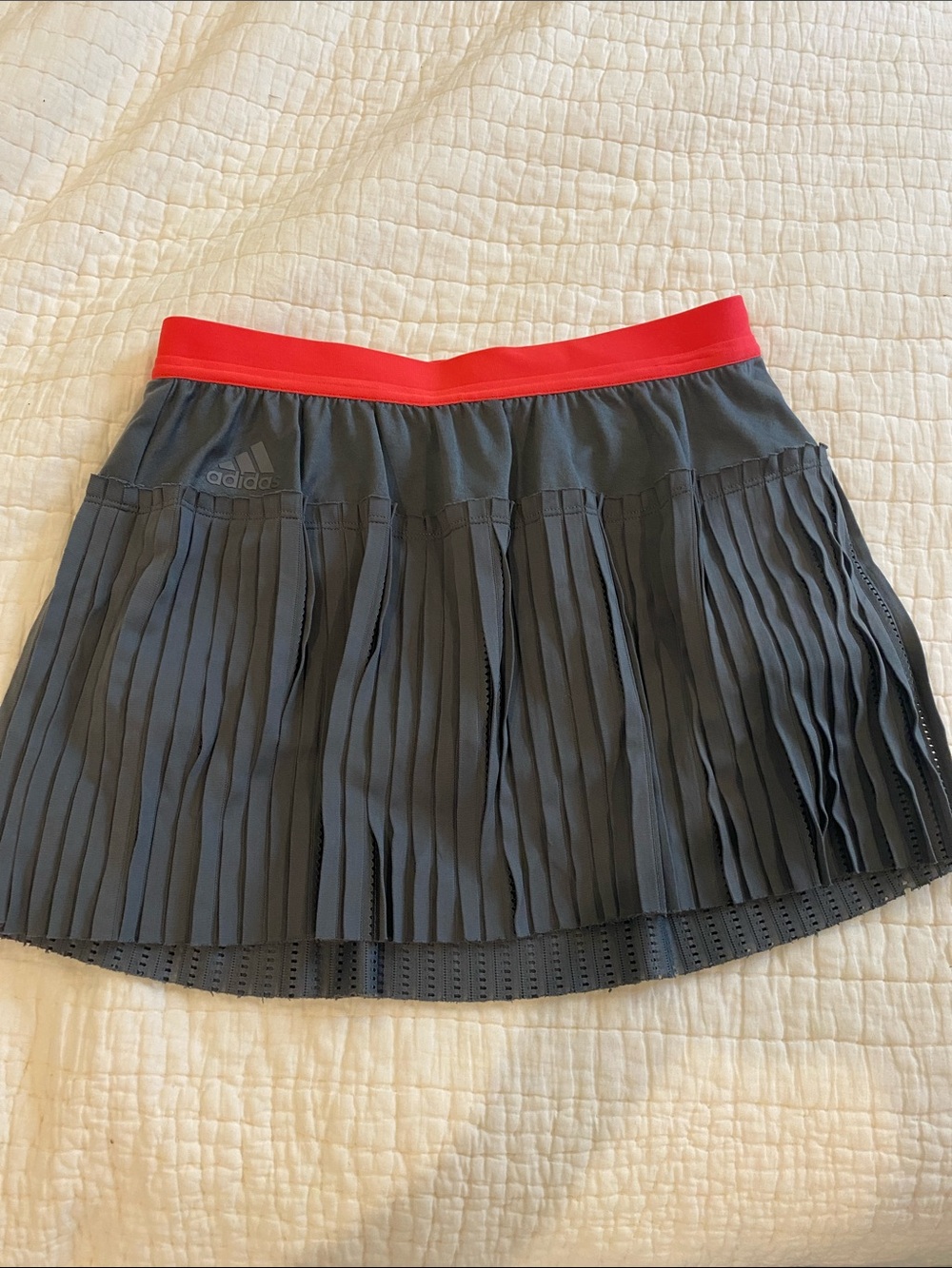Adidas tennis skirt. Excellent condition. Size S